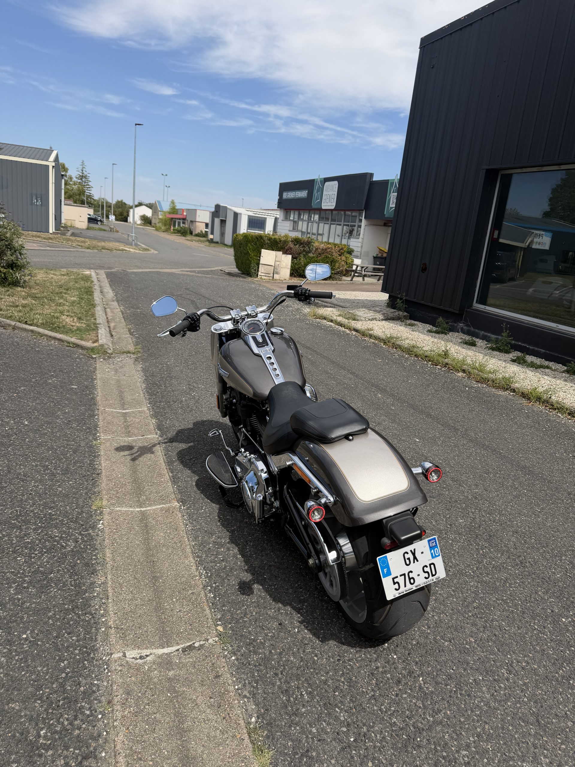 Harley-Davidson Softail Fat Boy 2023 seulement 2100 kms Stage 1 – Image 2
